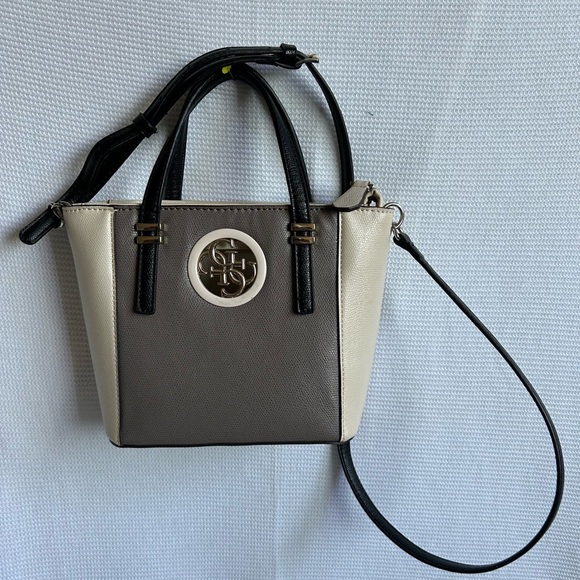 Guess,Colorblock Handbag, mini bag, tow time, stylish - Picture 1 of 5